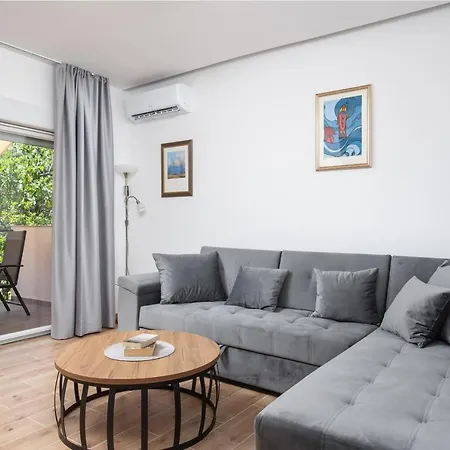Kiki Apartment